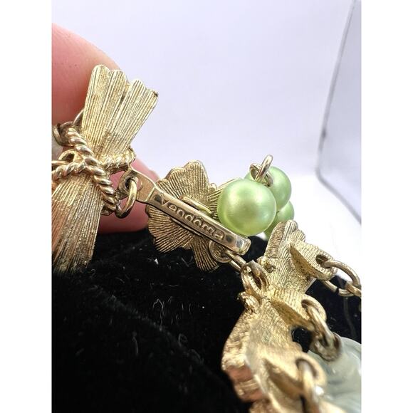 Vendome uranium Green Necklace Earrings Austrian Crystal Swirled Beads Pearl - Picture 8 of 11